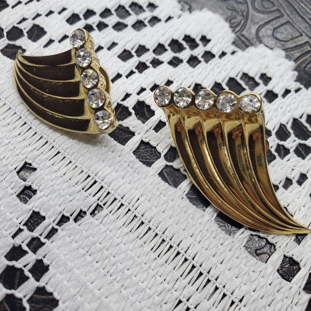 Vintage Nina Ricci gold tone & rhinestone …